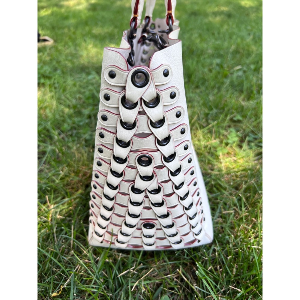 COACH 1941 Rogue Off White Tote Glovetanned Leather Link Detail 86810 - Picture 7 of 11
